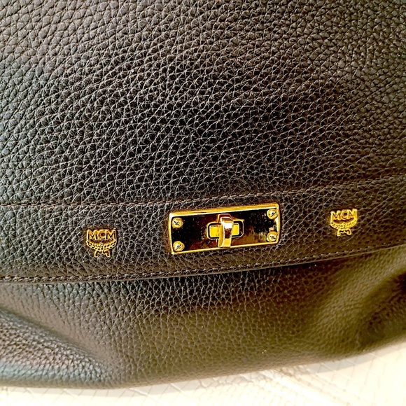 Beautiful MCM Black Leather Shoulder Crossbody Bag w/ Goldtone Hardware - Picture 5 of 16